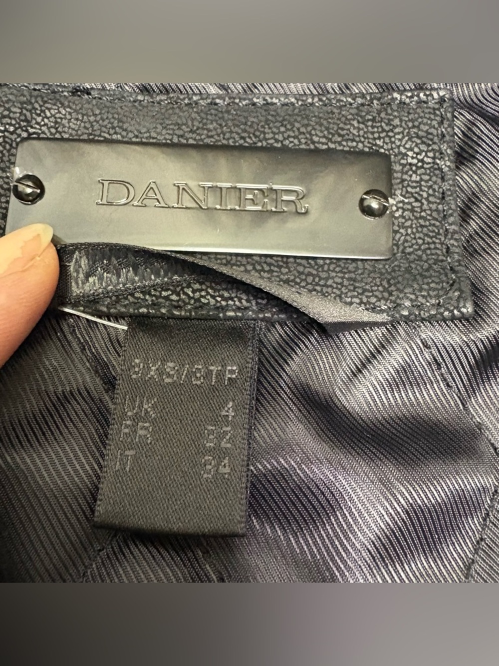 Danier Black Leather Bomber Jacket w/ Faux Fur Hood Y2K Cropped XS 3XS - Picture 5 of 13